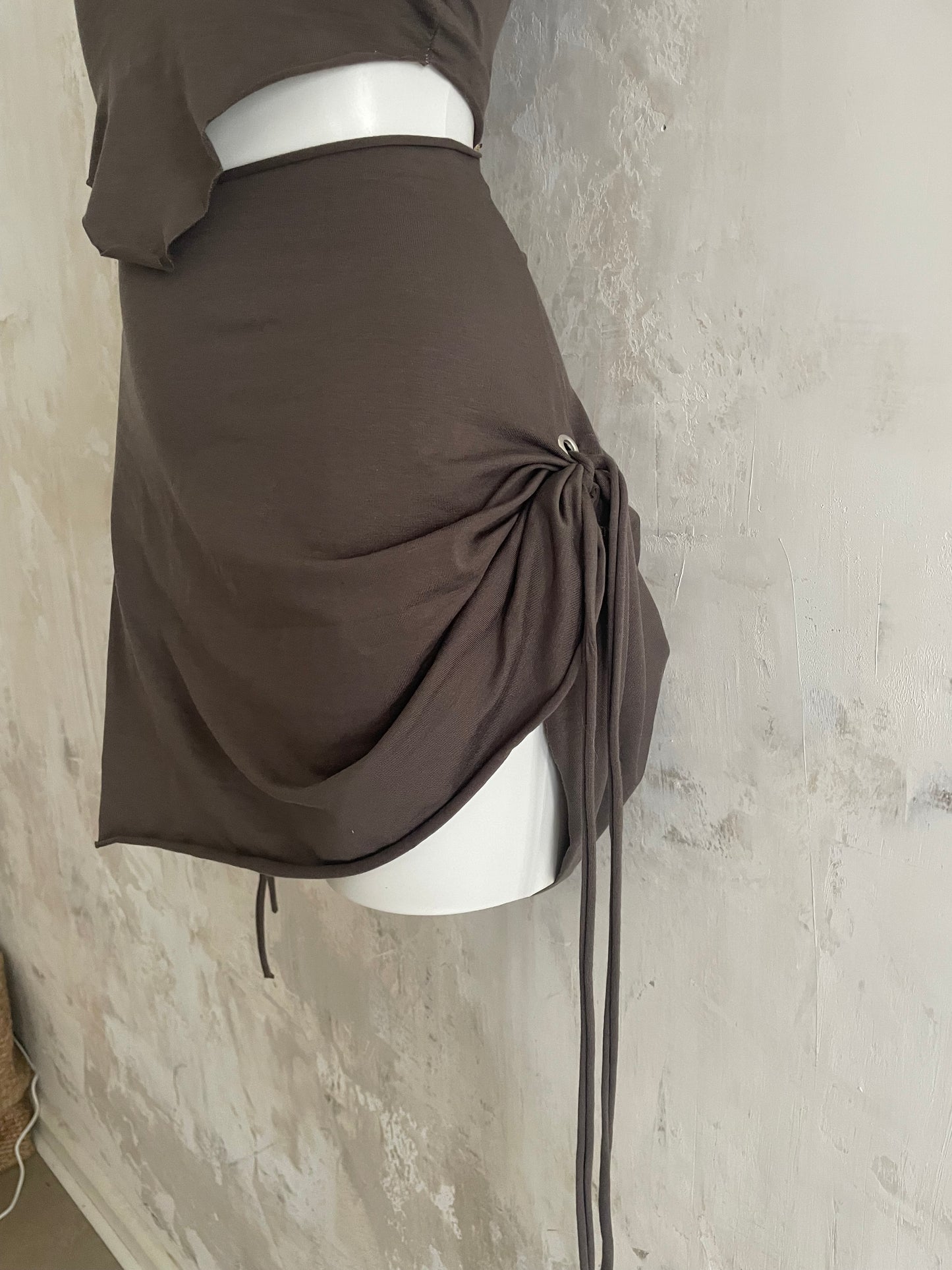 ara skirt taupe