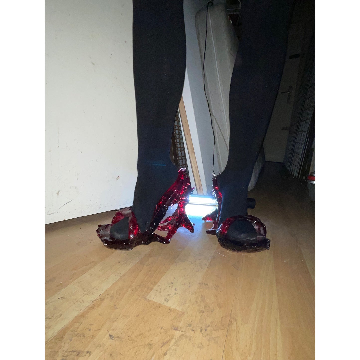 ◟∘ _excavate shoe pair