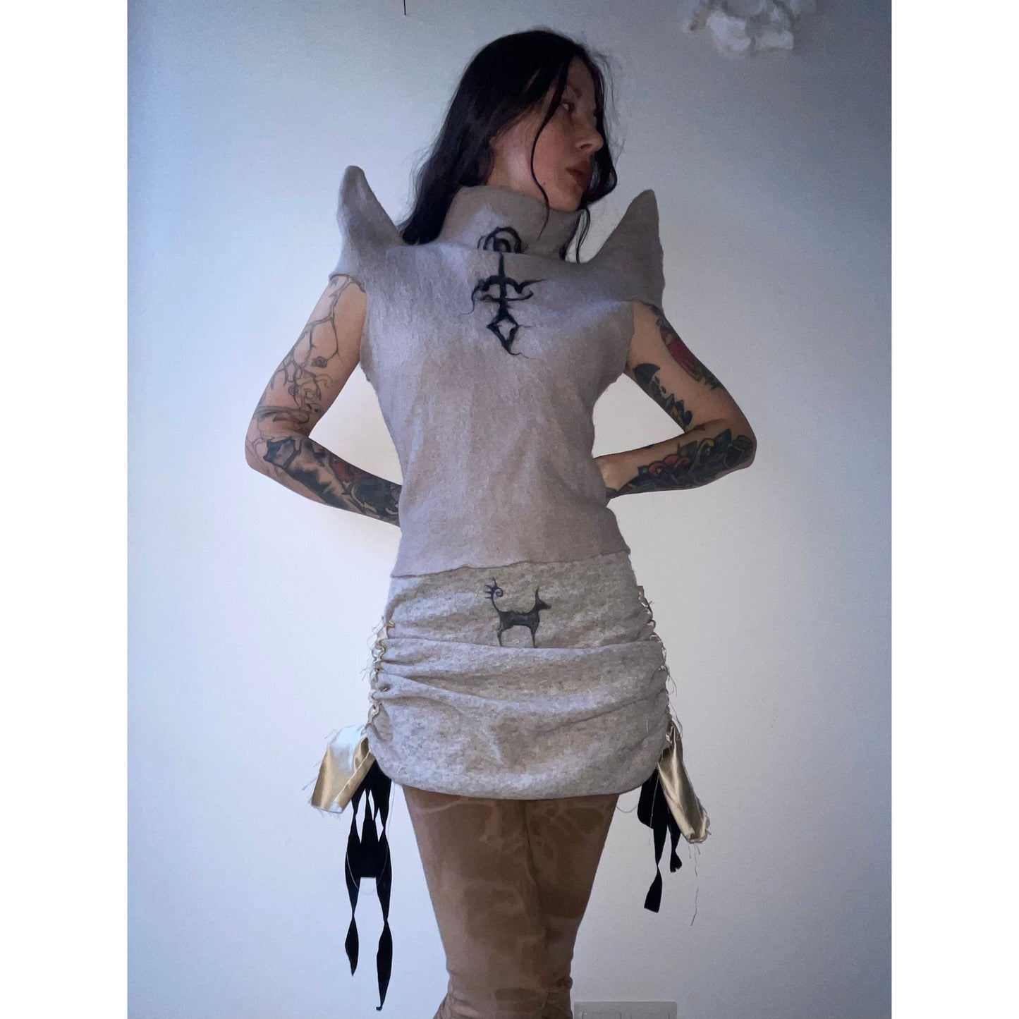symbol spike top