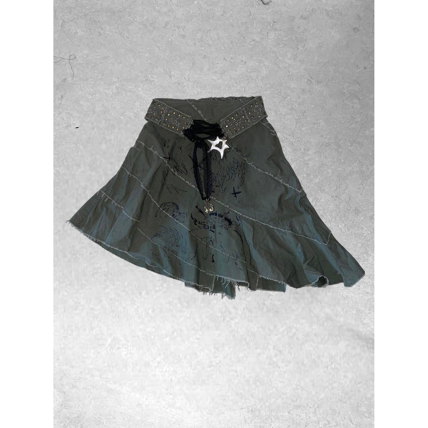 star denim skirt