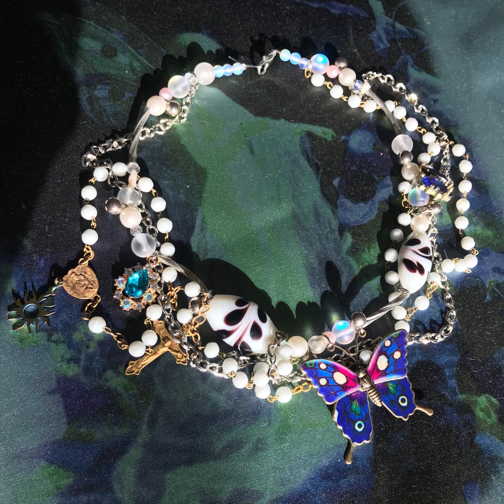 a thousand doors choker