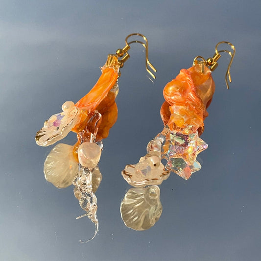 fluctuative shell earrings