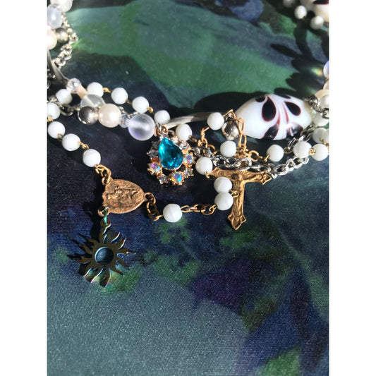 a thousand doors choker