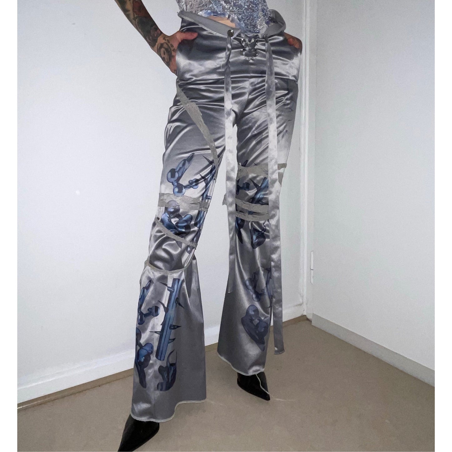 magnetic sliver pants