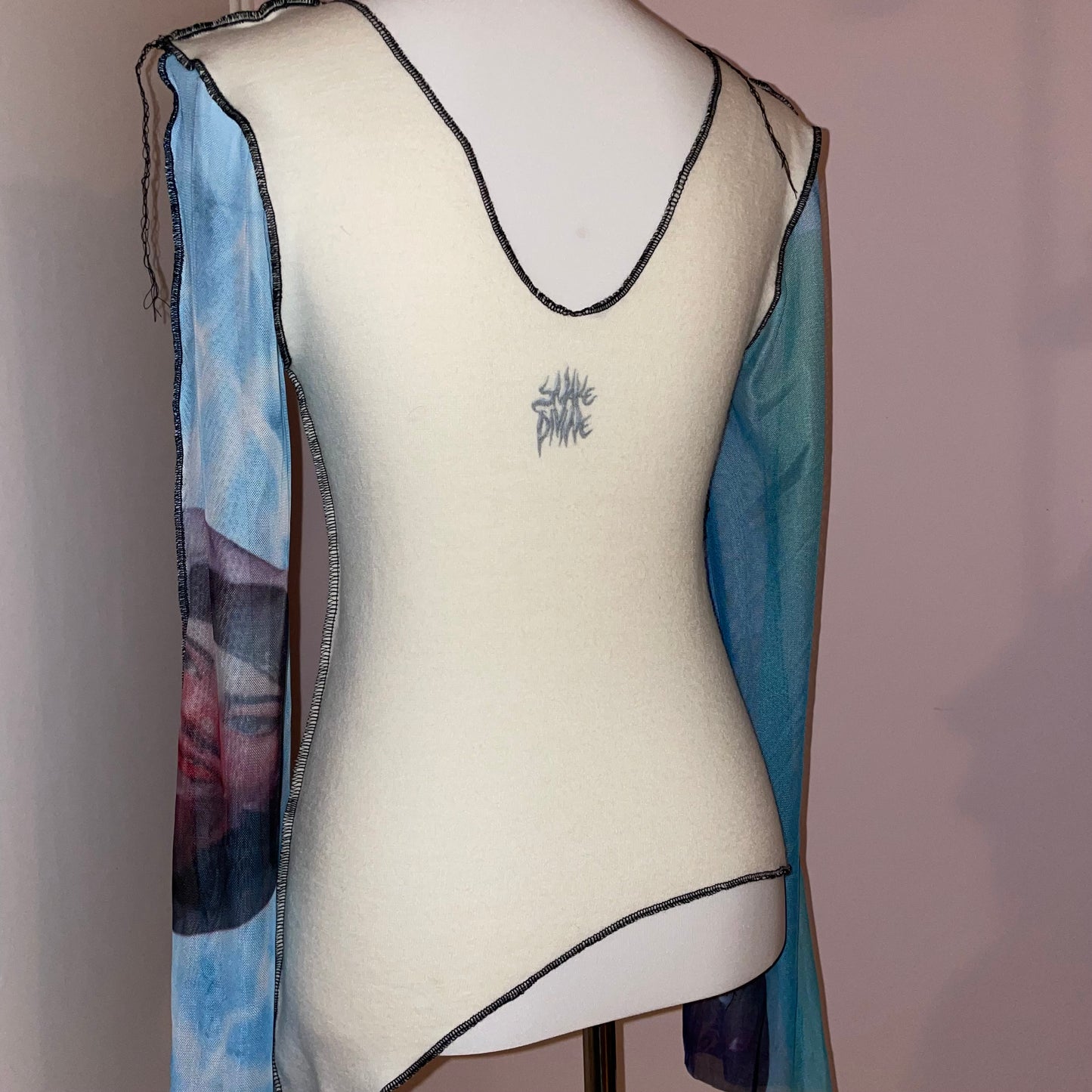 snake resort top