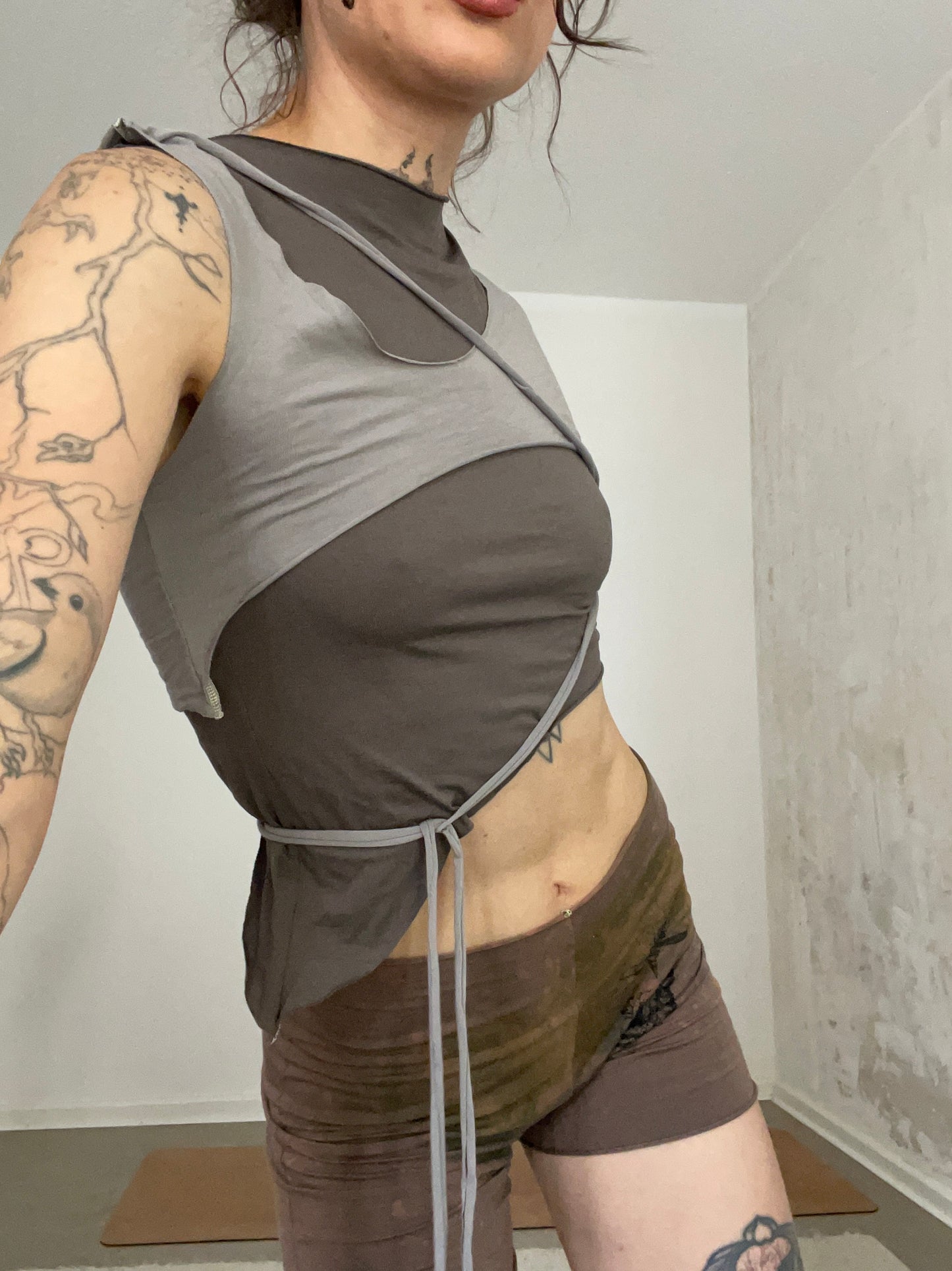 riverbed/shale layered top