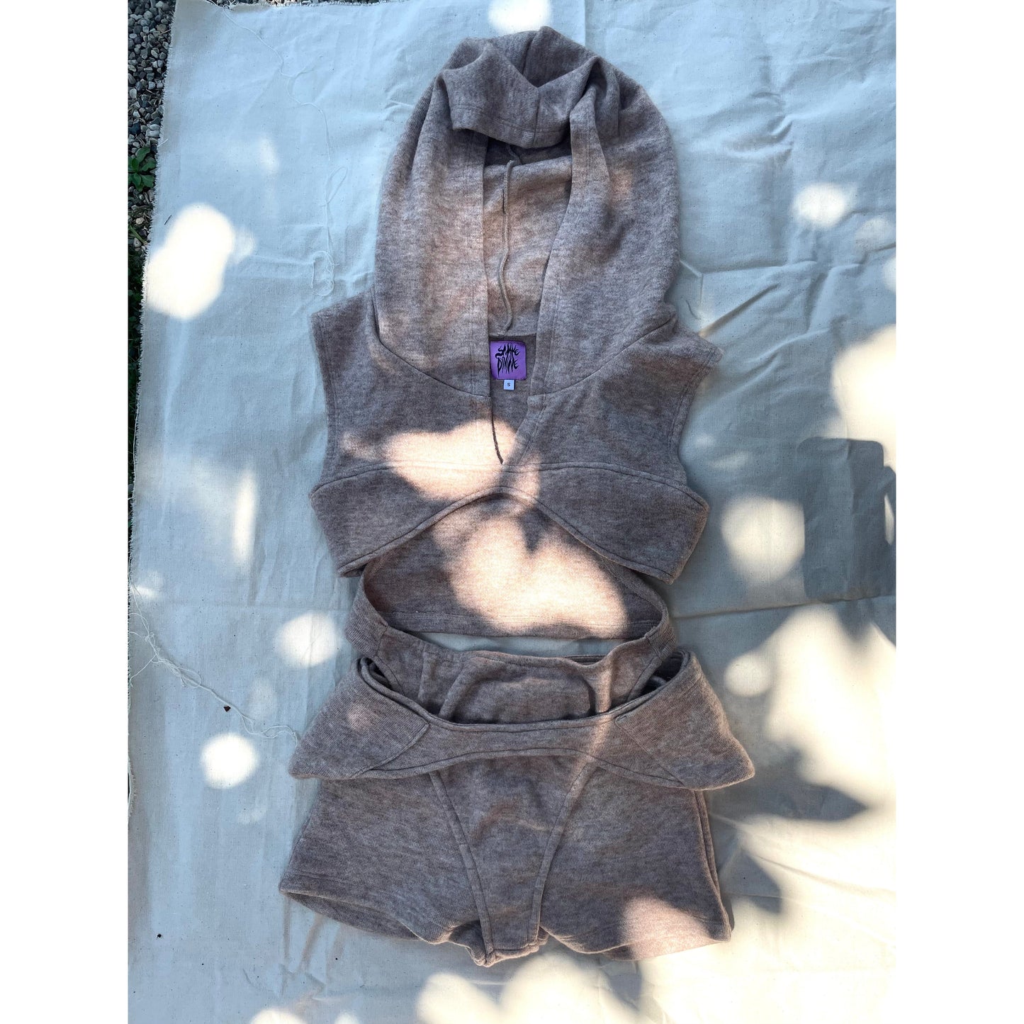 :extinct: hooded one piece