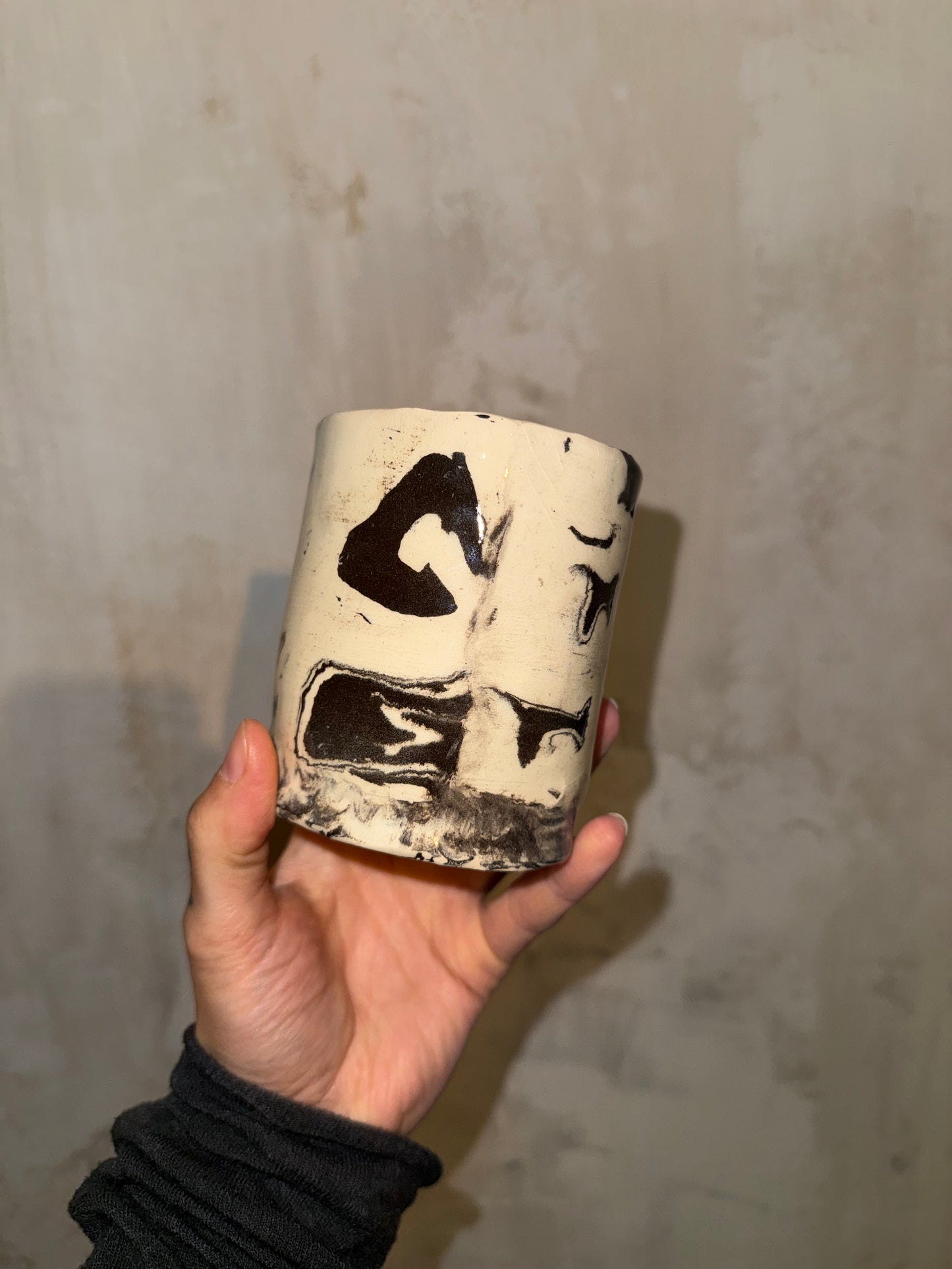 b/w mug
